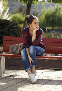 jeans-and-sneakers-with-plaid-shirt